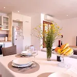 Everything Just A Few Steps Away Apartman *