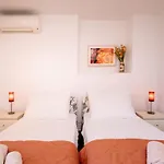 Everything Just A Few Steps Away Apartman
