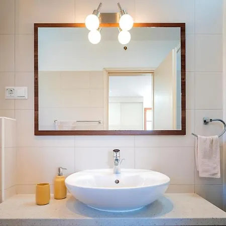 Everything Just A Few Steps Away * 赫瓦尔