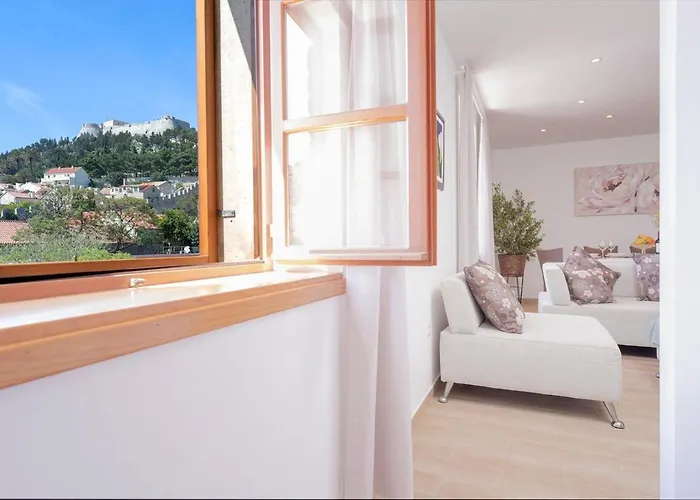 Apartment Everything Just A Few Steps Away *