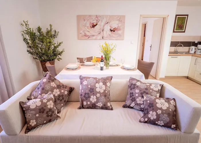 Everything Just A Few Steps Away Apartment Hvar Town